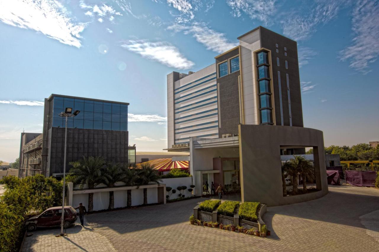 Hotel Kasturi Orchid Pal Bagian luar foto